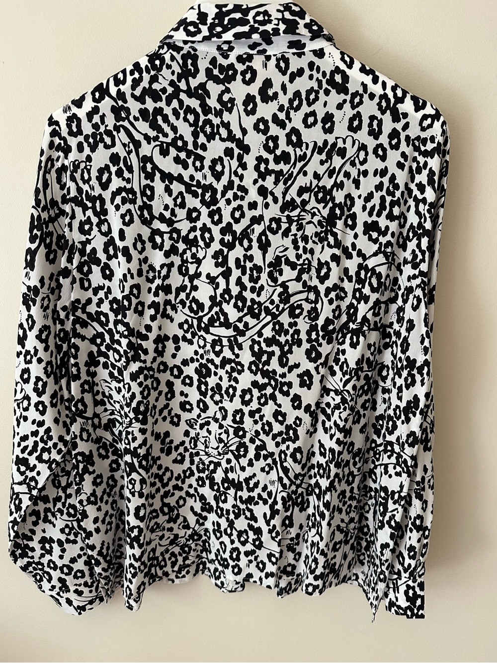 Lilly Pulitzer Black and White Leopard Print Button-Up - Picture 2 of 10